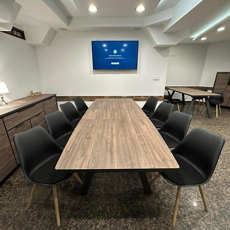 Хотел Аврора Haskovo Exteriér fotografie