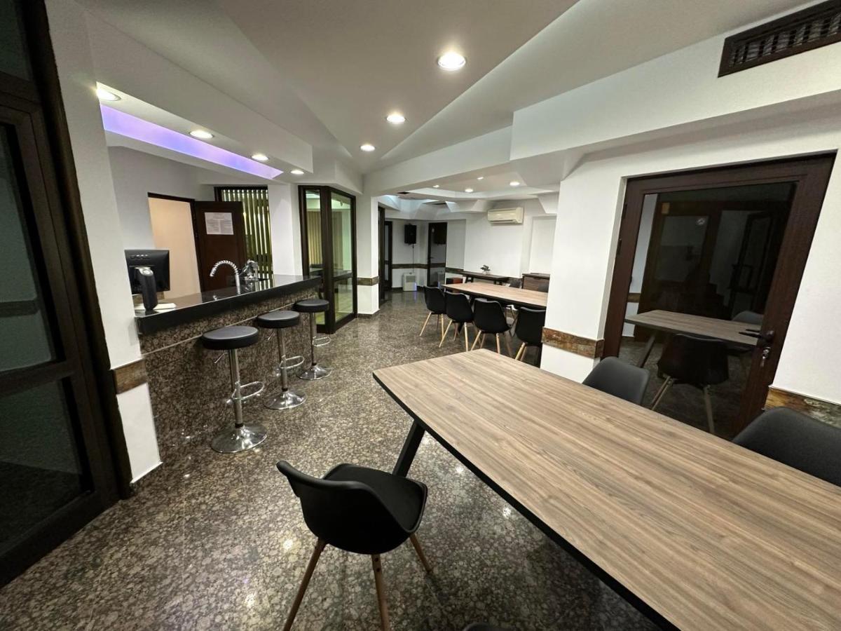 Хотел Аврора Haskovo Exteriér fotografie