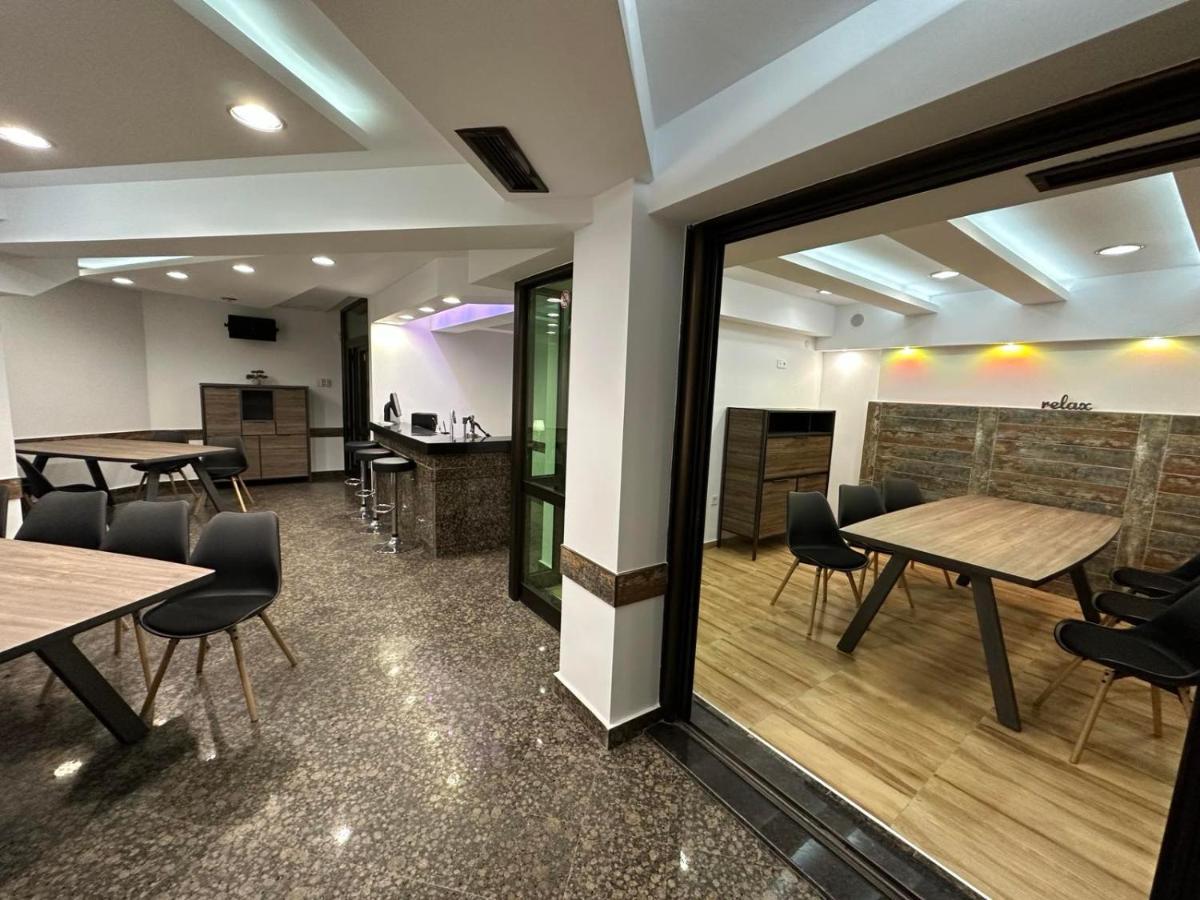 Хотел Аврора Haskovo Exteriér fotografie