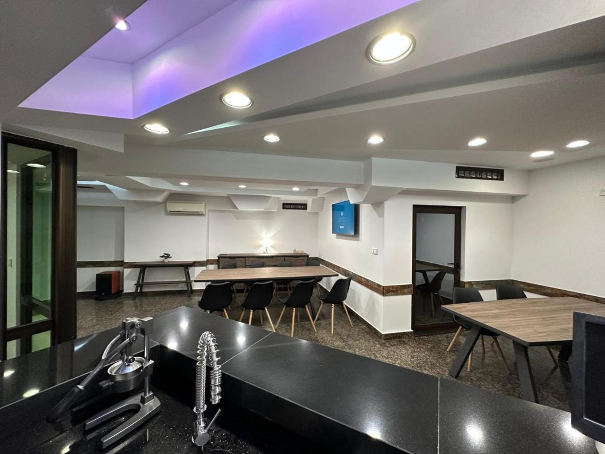 Хотел Аврора Haskovo Exteriér fotografie